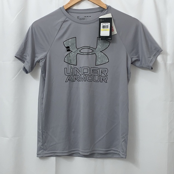 Boys Under Armour Loose Fit Gray T-Shirt Size Youth Medium NEW WITH TAGS - Picture 2 of 9